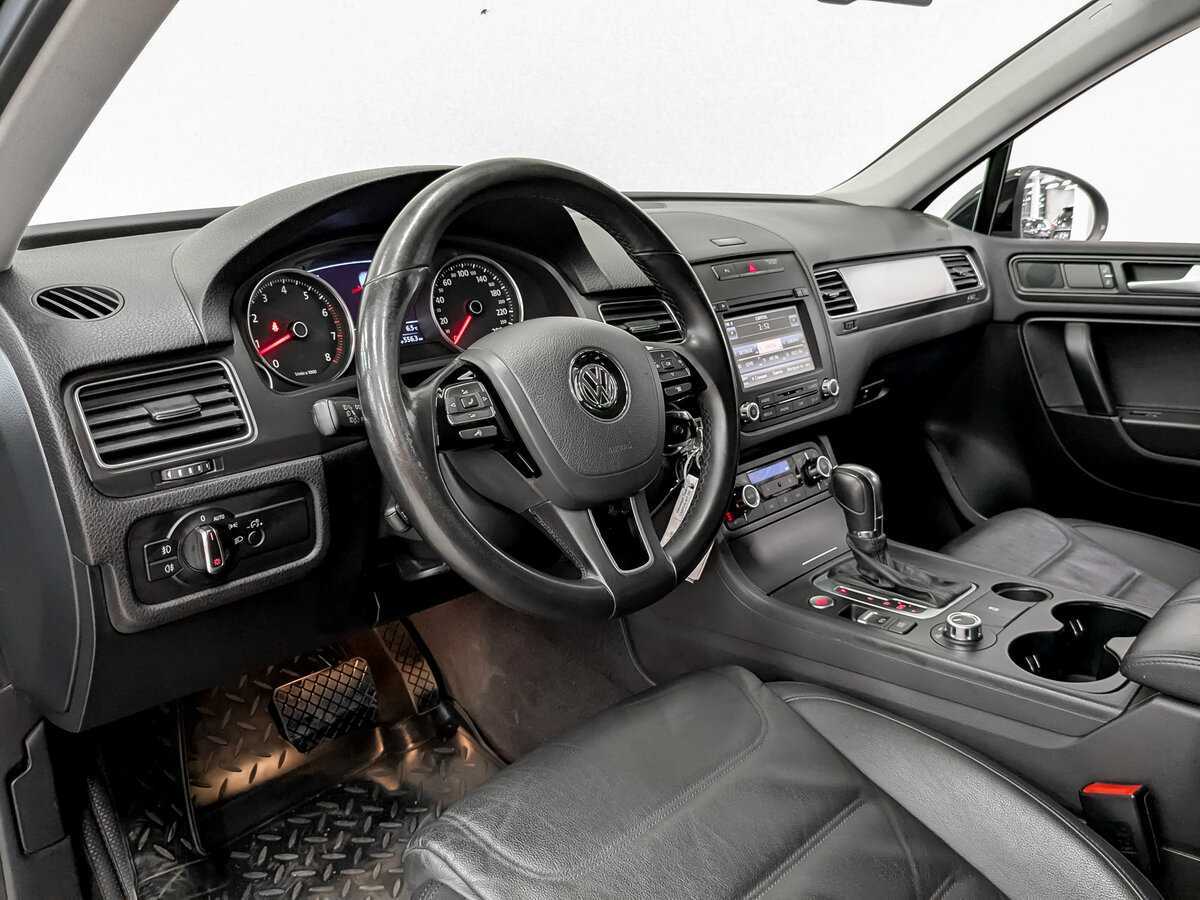 Купить Volkswagen Touareg с пробегом. Фото: #15