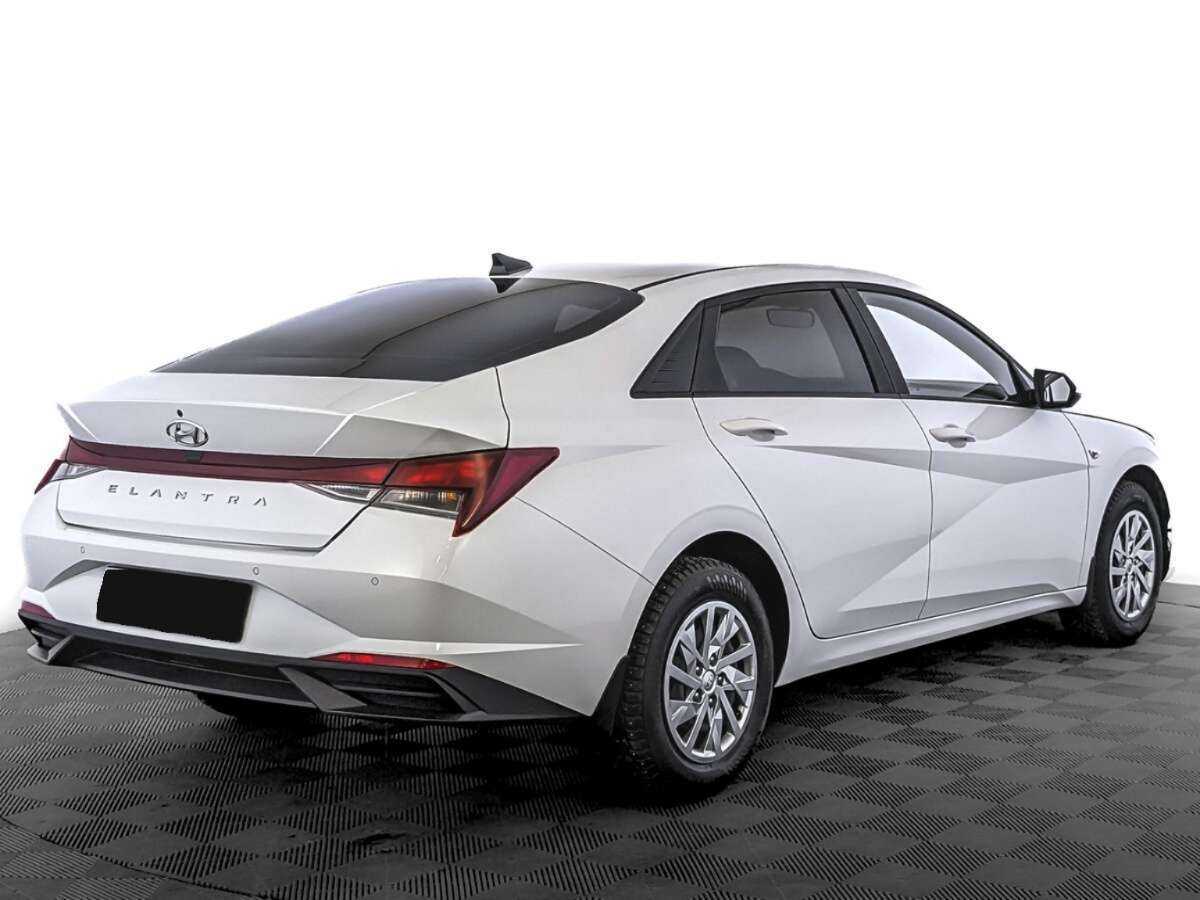 Купить Hyundai Elantra с пробегом. Фото: #4