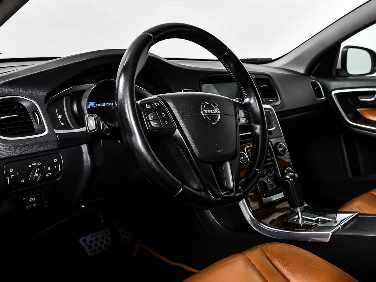 Купить Volvo S60 с пробегом. Фото: #11