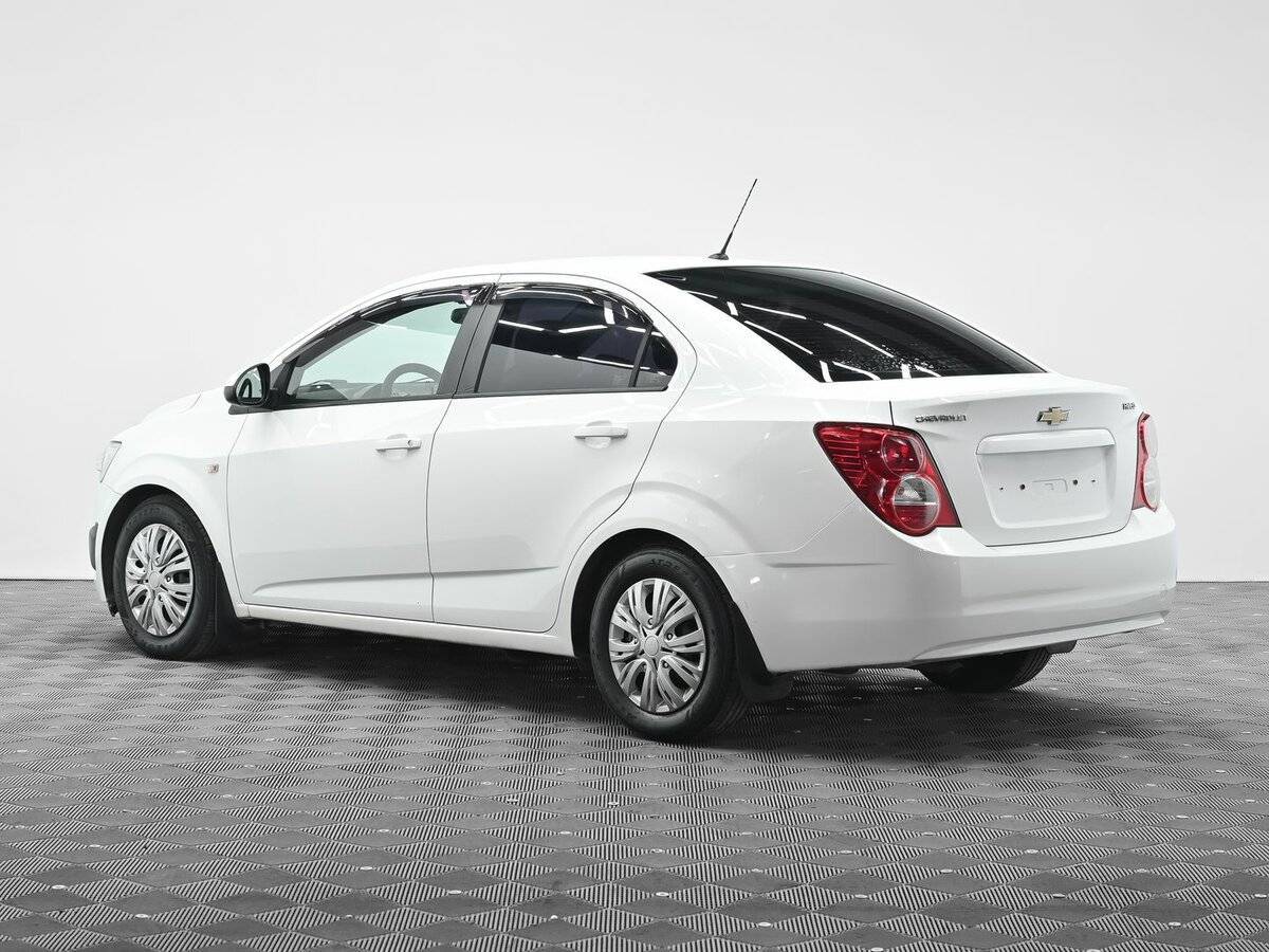 Купить Chevrolet Aveo с пробегом. Фото: #2