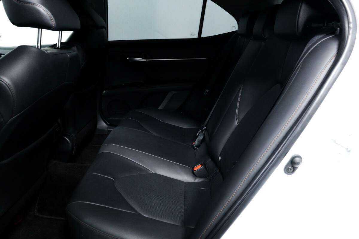 Купить Toyota Camry с пробегом. Фото: #11