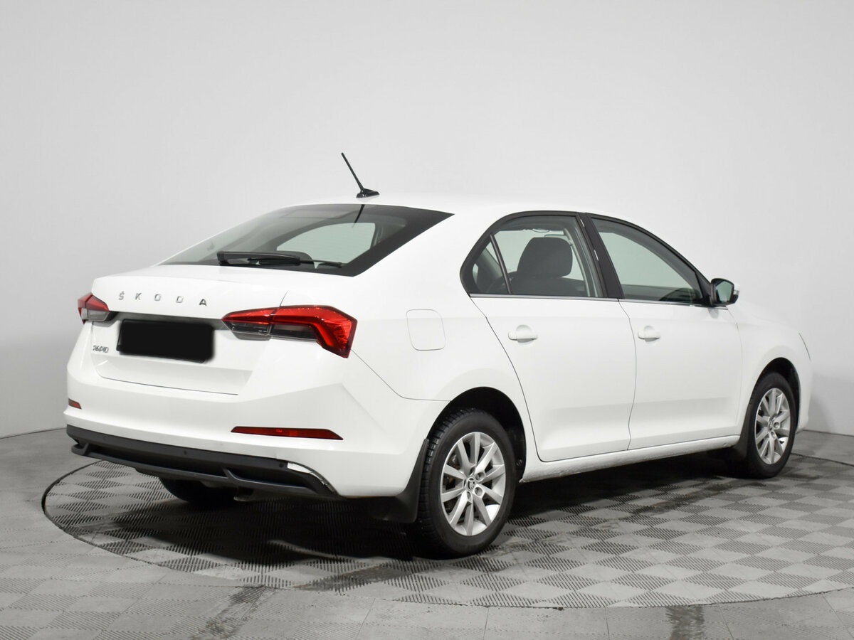 Купить Skoda Rapid с пробегом. Фото: #4
