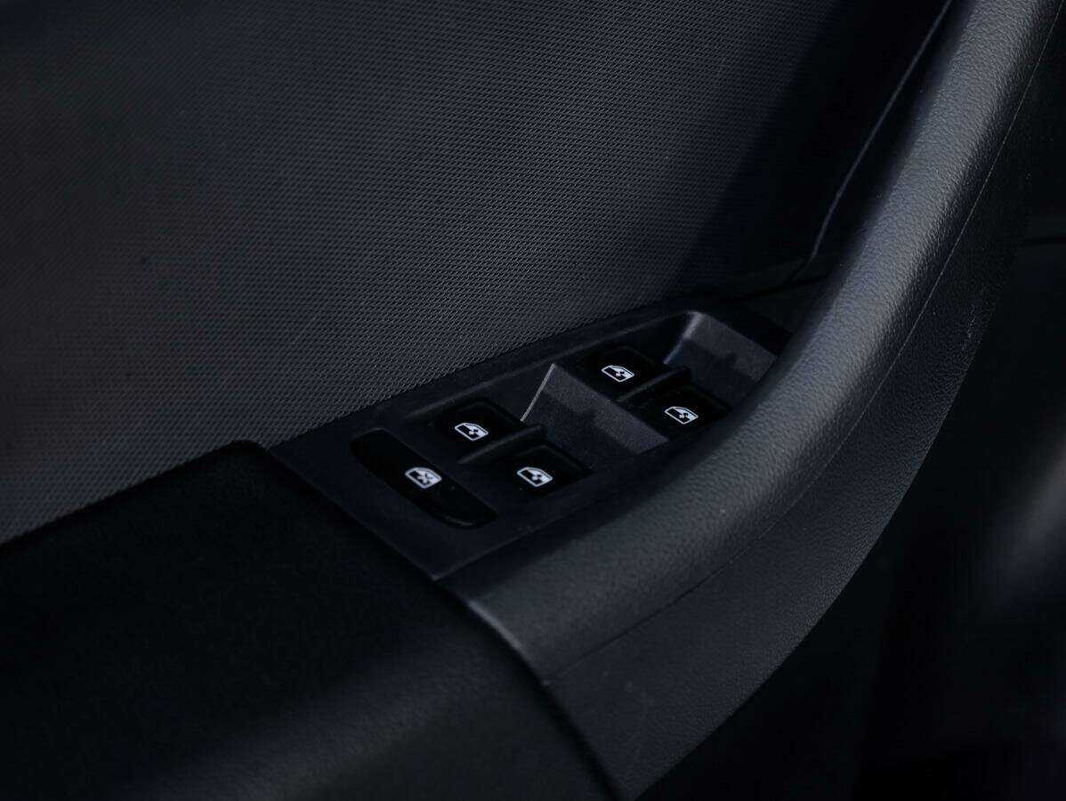 Купить Skoda Rapid с пробегом. Фото: #18