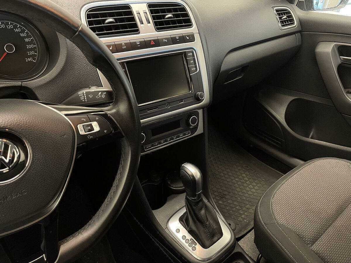 Купить Volkswagen Polo с пробегом. Фото: #14