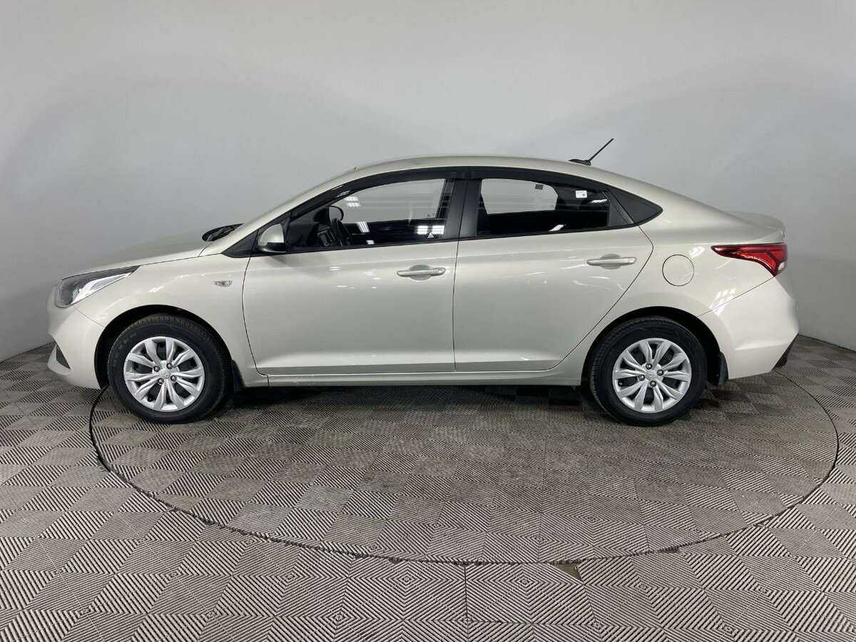 Купить Hyundai Solaris с пробегом. Фото: #4