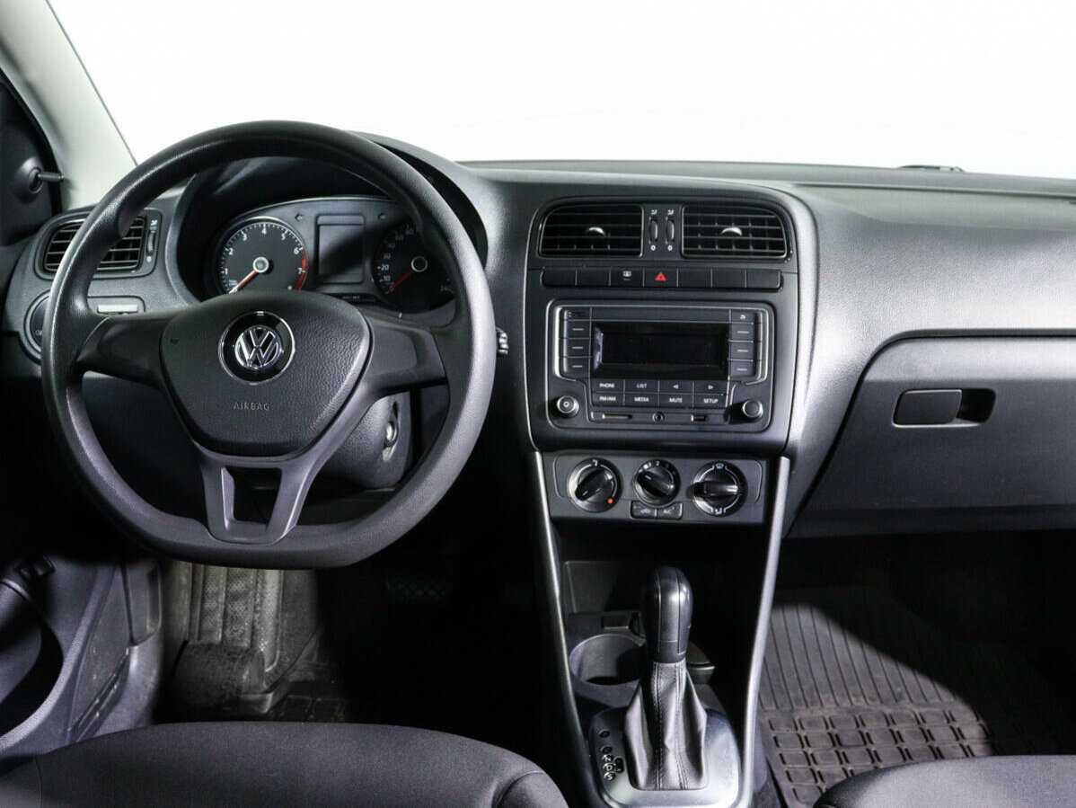 Купить Volkswagen Polo с пробегом. Фото: #9