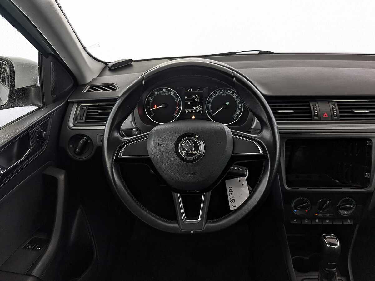 Купить Skoda Rapid с пробегом. Фото: #18