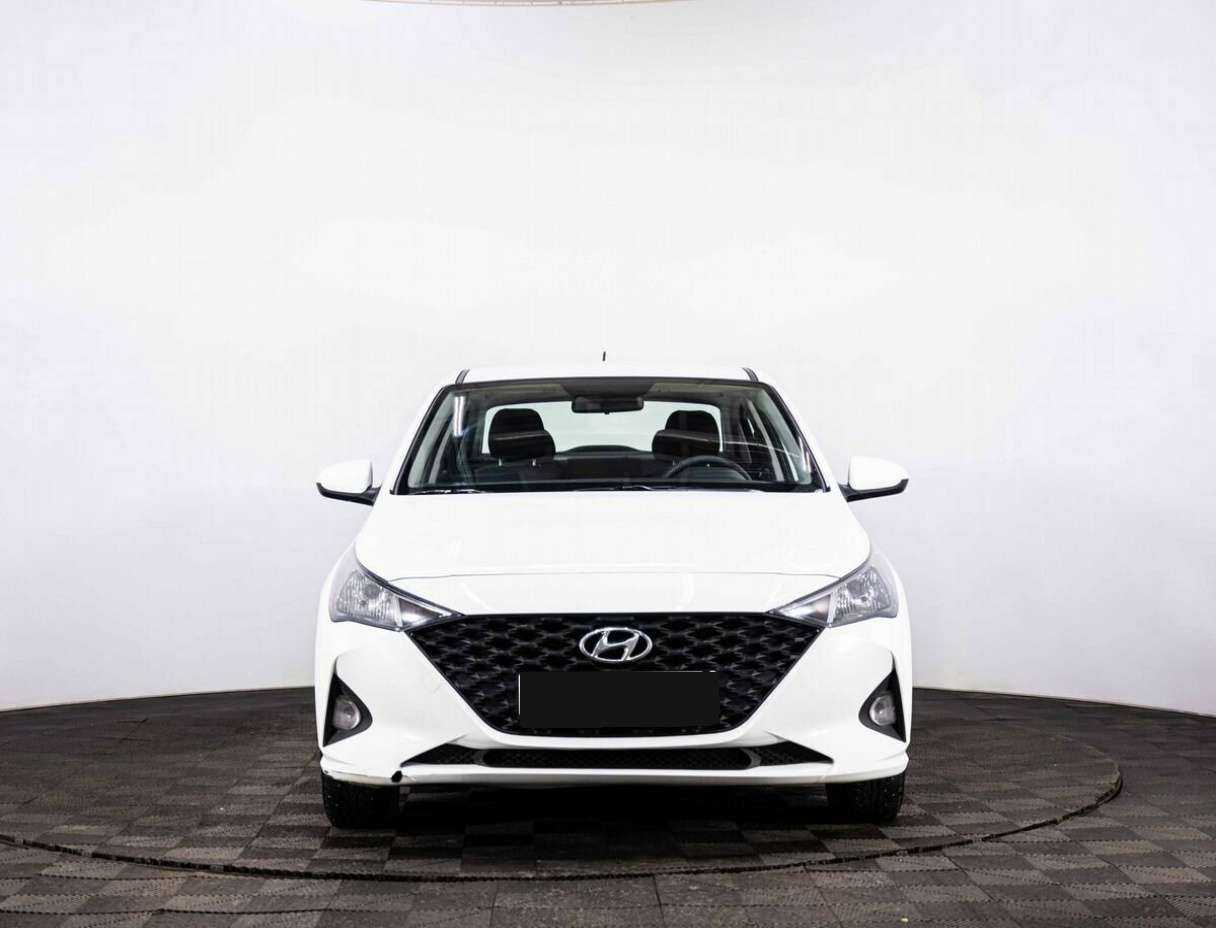 Купить Hyundai Solaris с пробегом. Фото: #1