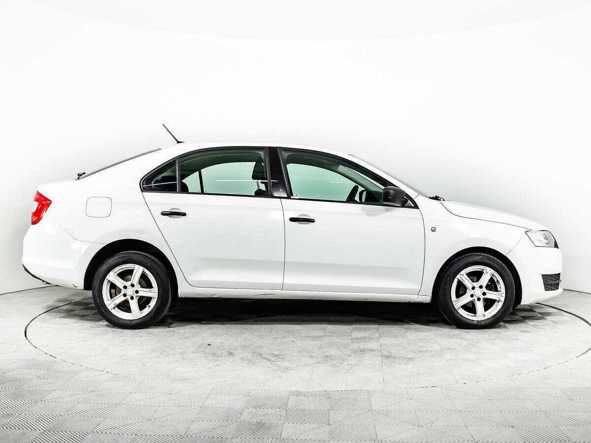 Купить Skoda Rapid с пробегом. Фото: #3