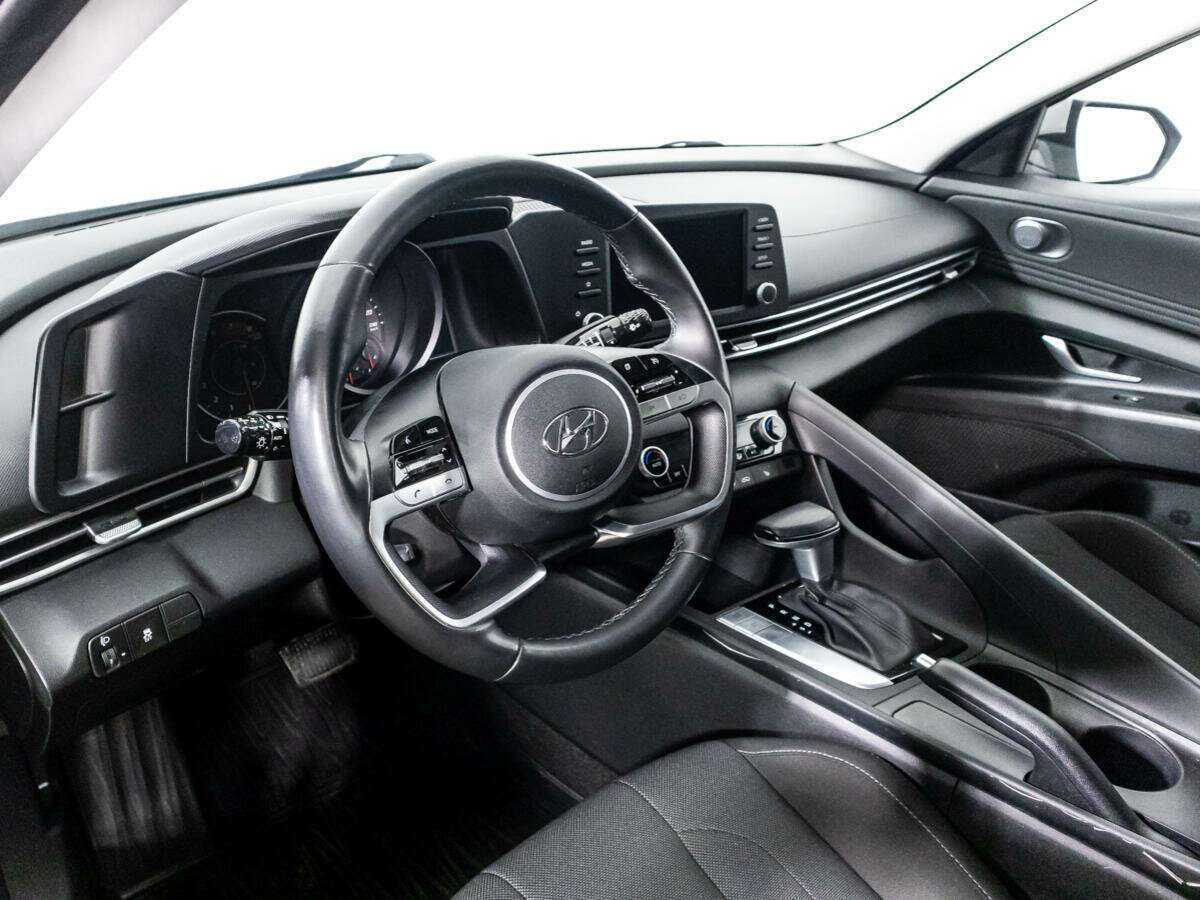 Купить Hyundai Elantra с пробегом. Фото: #10