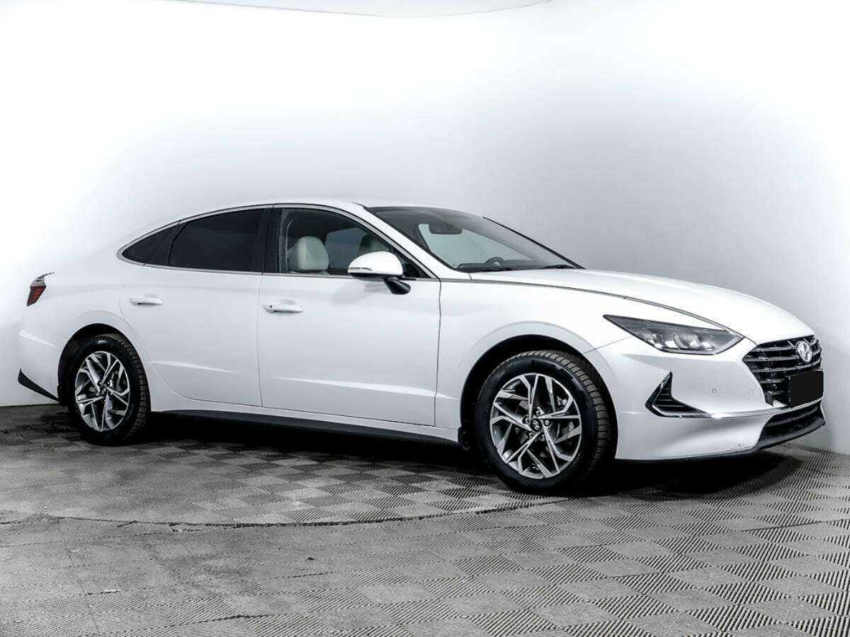 Купить Hyundai Sonata с пробегом. Фото: #2