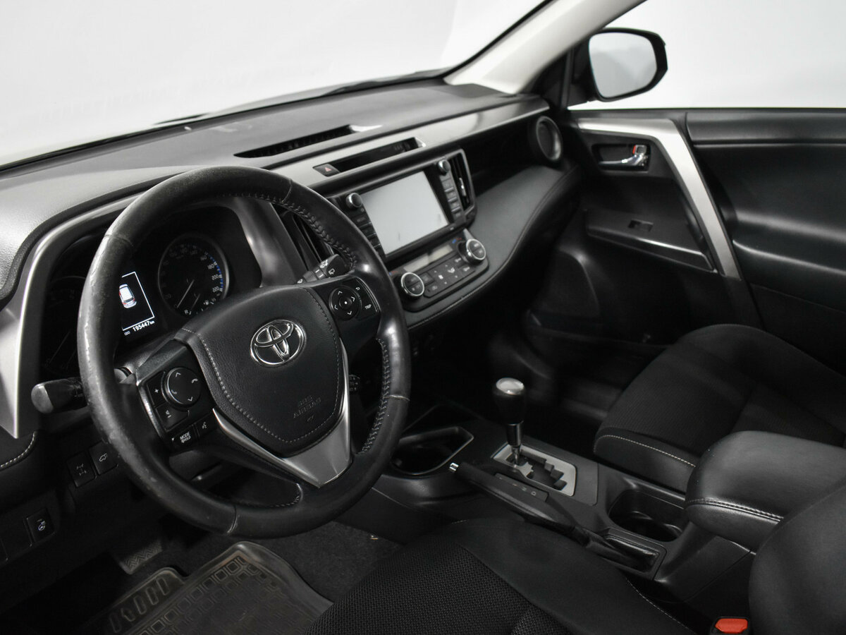 Купить Toyota RAV4 с пробегом. Фото: #7