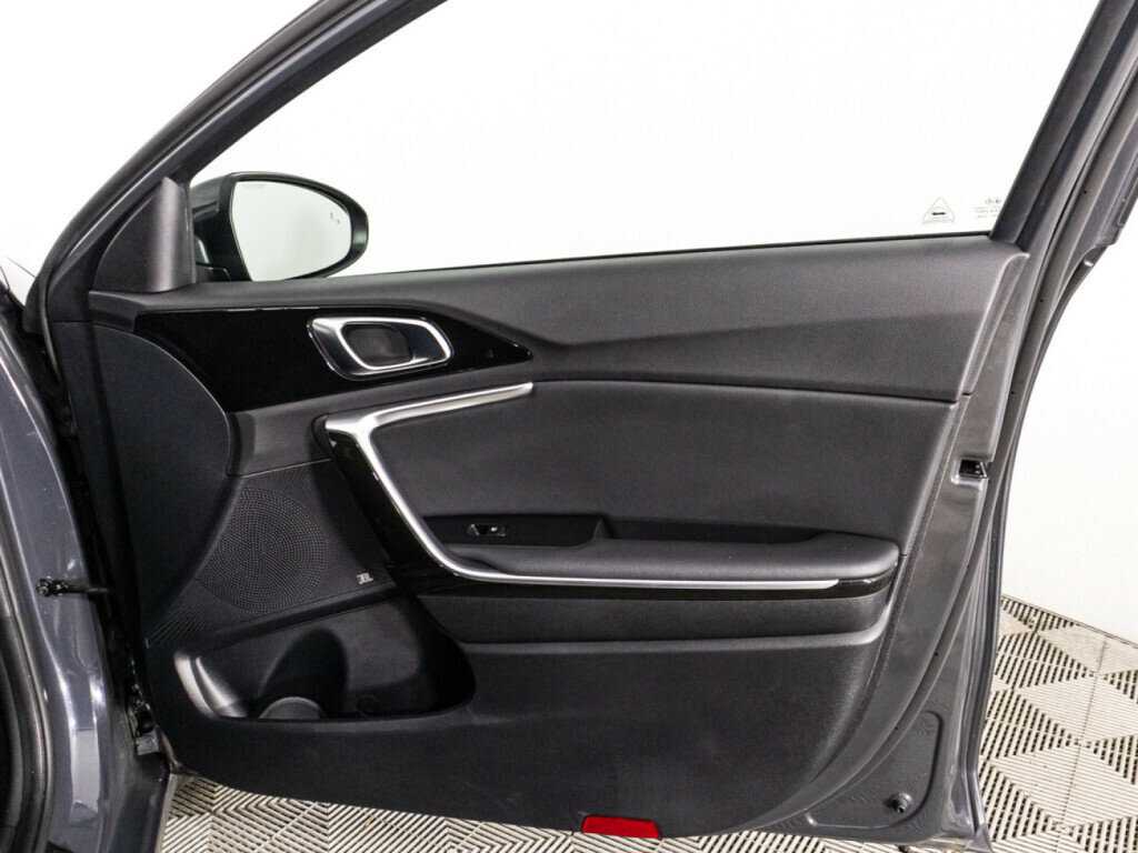 Купить Kia Ceed с пробегом. Фото: #29