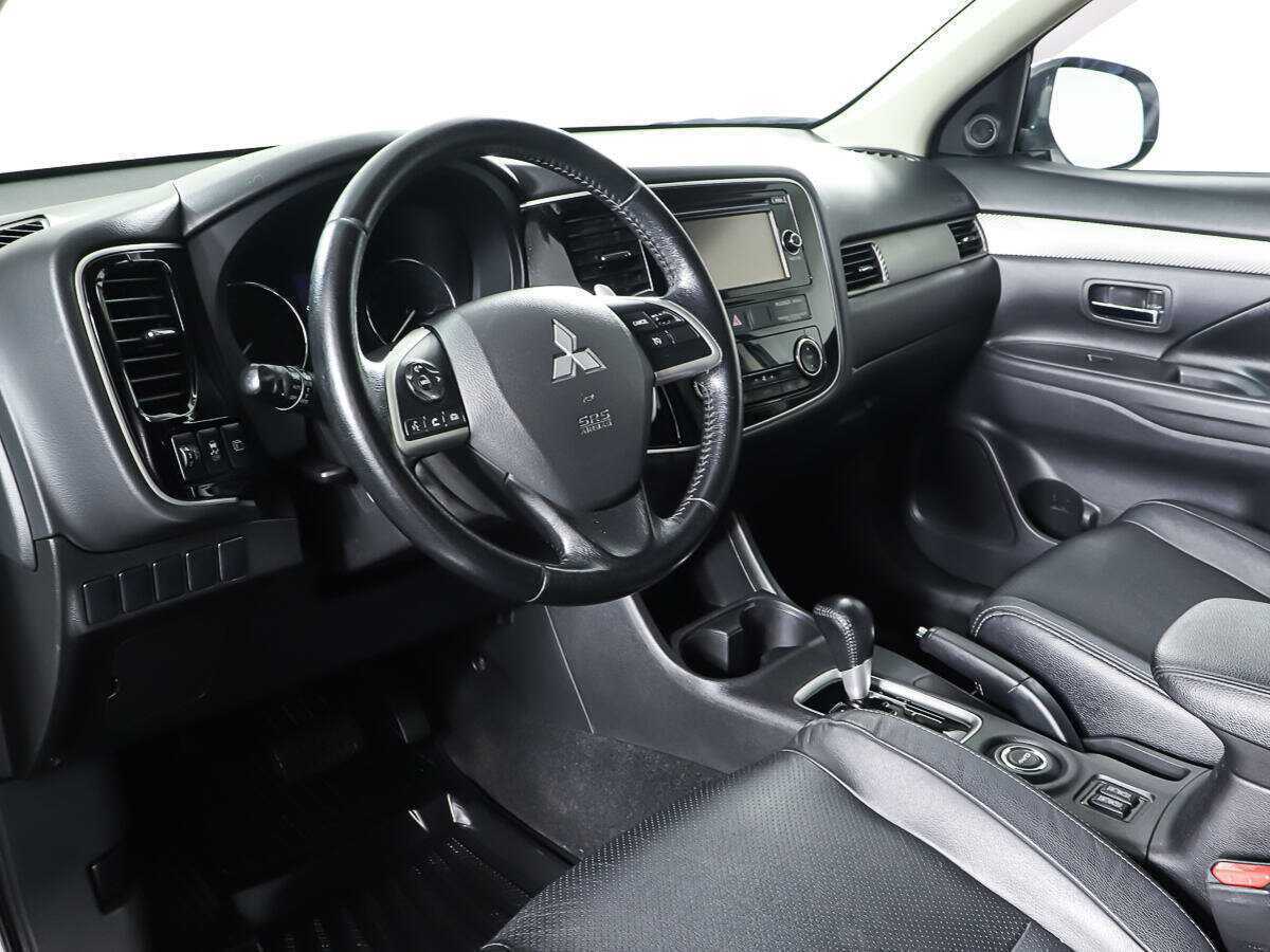 Купить Mitsubishi Outlander с пробегом. Фото: #12