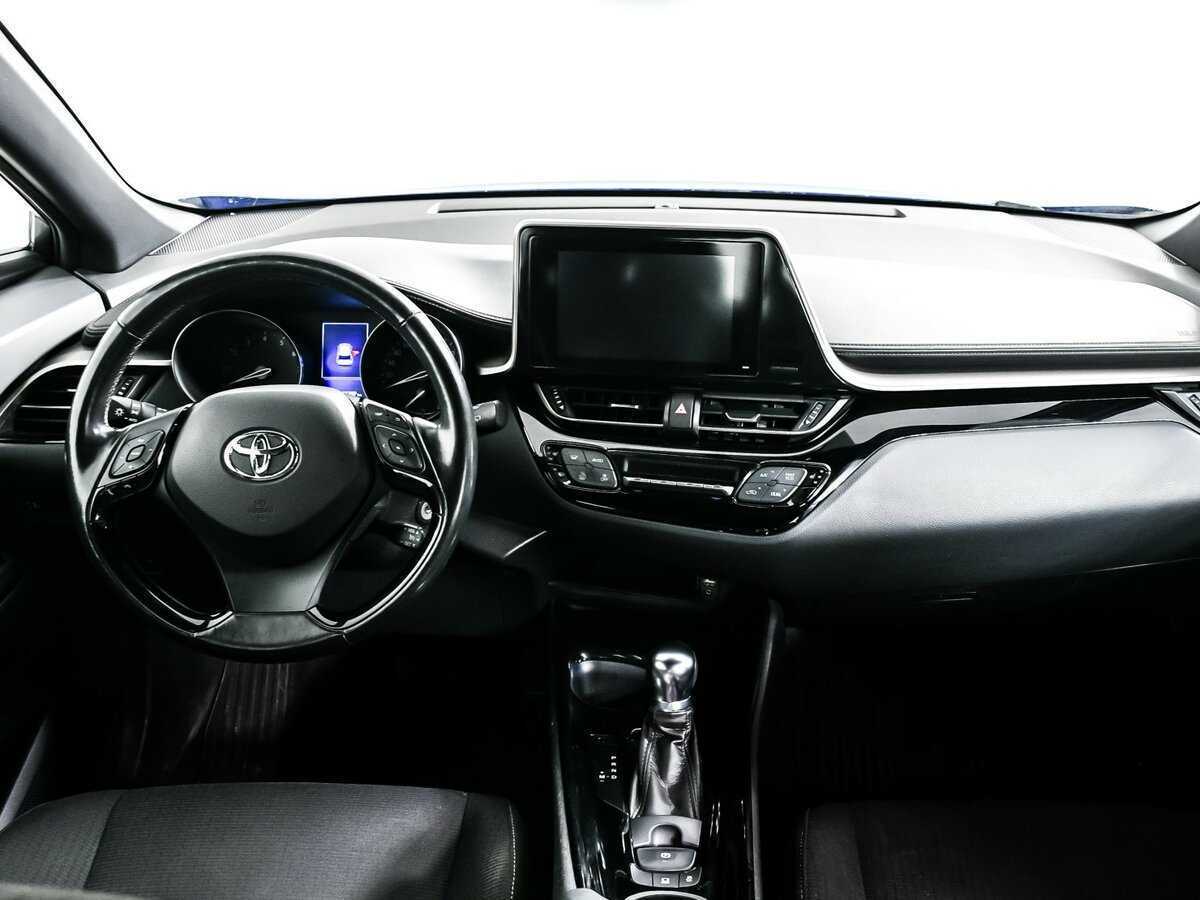 Купить Toyota C-HR с пробегом. Фото: #10