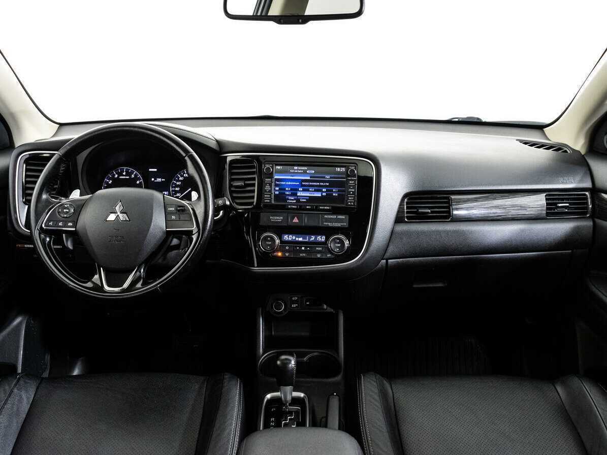 Купить Mitsubishi Outlander с пробегом. Фото: #9