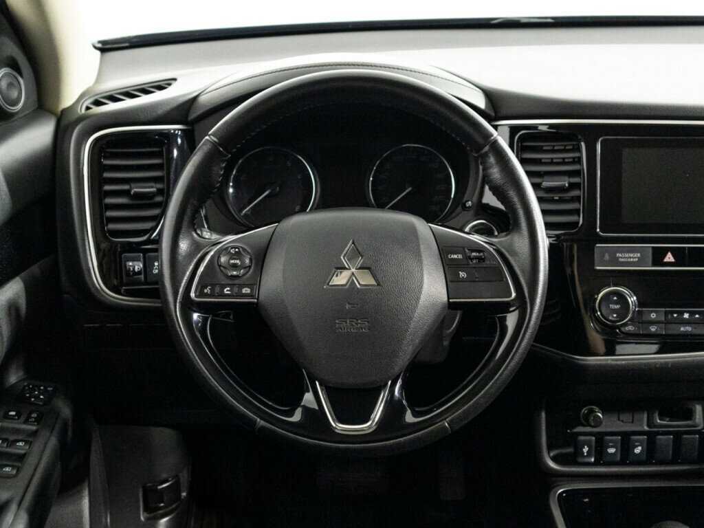 Купить Mitsubishi Outlander с пробегом. Фото: #18