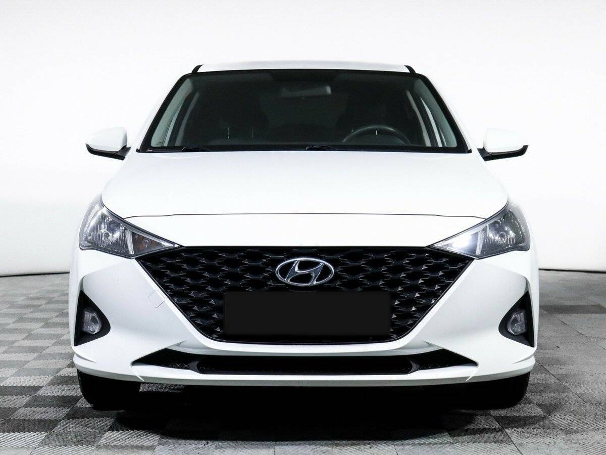 Купить Hyundai Solaris с пробегом. Фото: #1