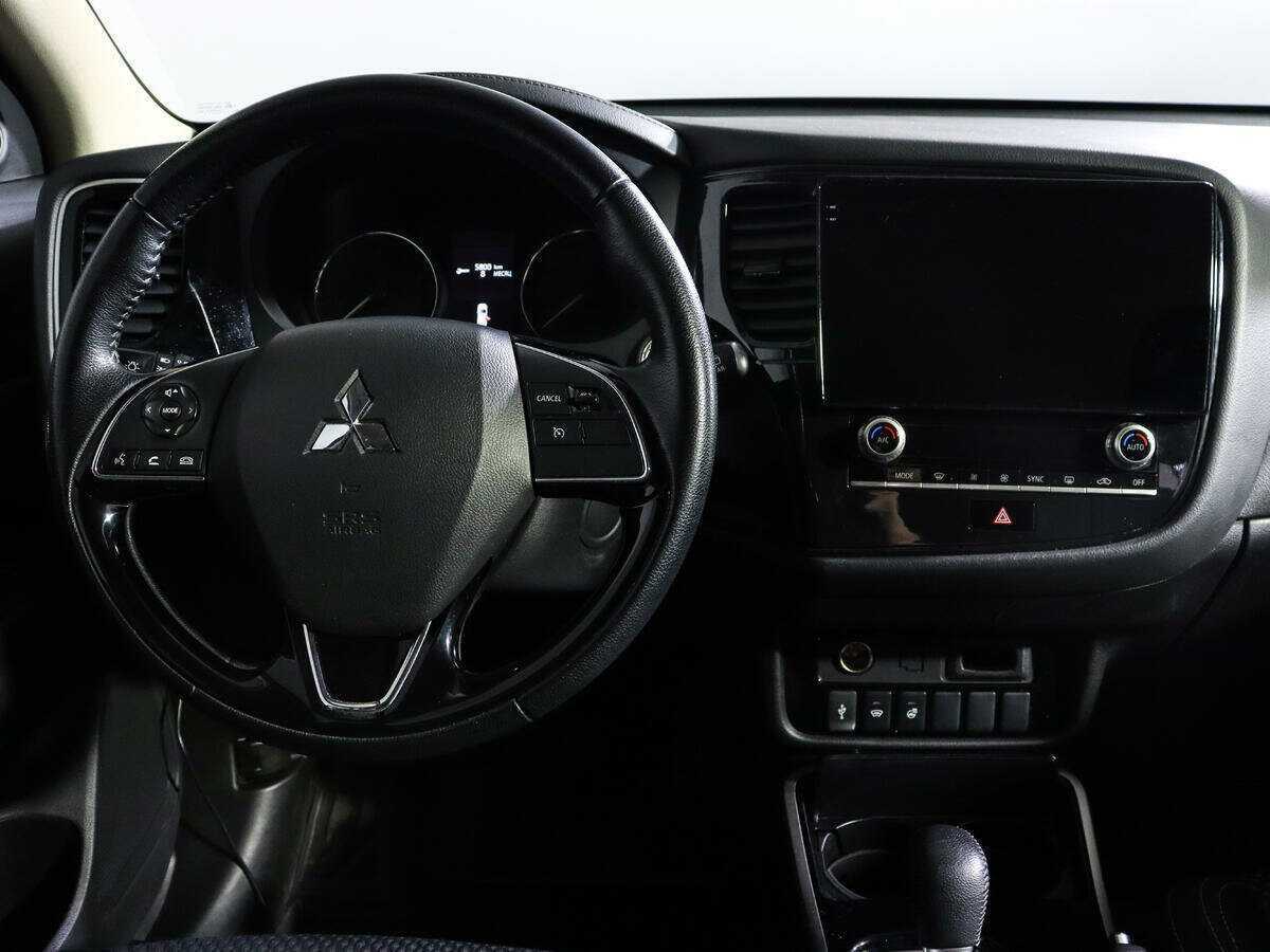 Купить Mitsubishi Outlander с пробегом. Фото: #9