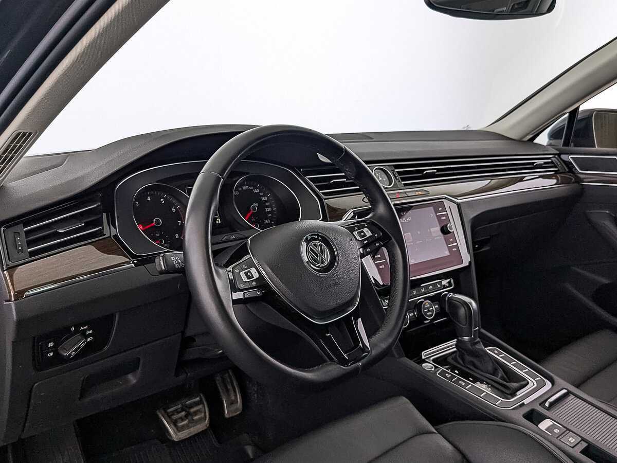 Купить Volkswagen Passat с пробегом. Фото: #14