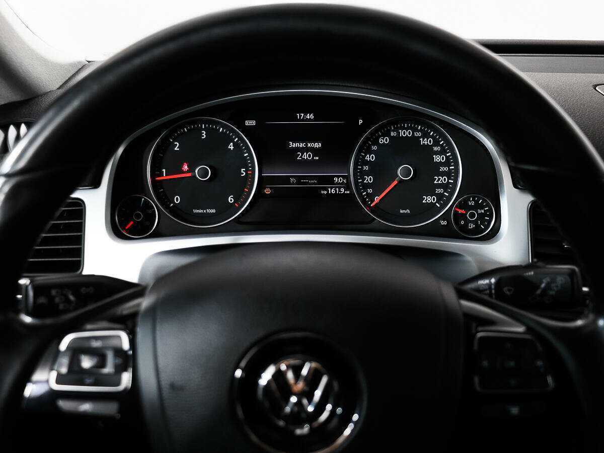 Купить Volkswagen Touareg с пробегом. Фото: #18