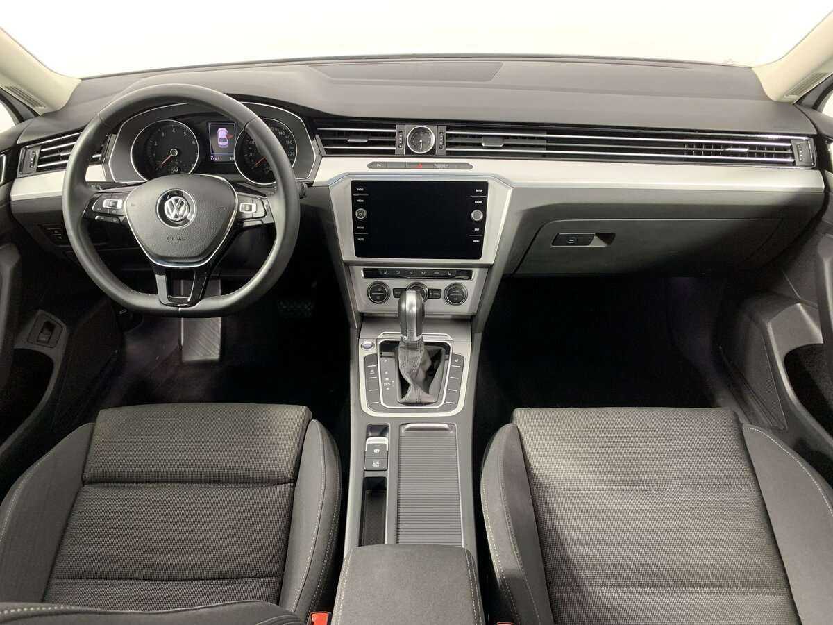 Купить Volkswagen Passat с пробегом. Фото: #12
