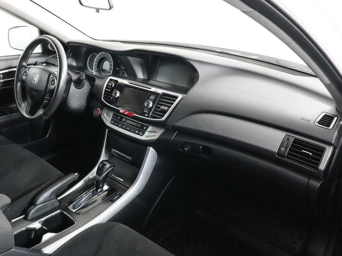 Купить Honda Accord с пробегом. Фото: #6