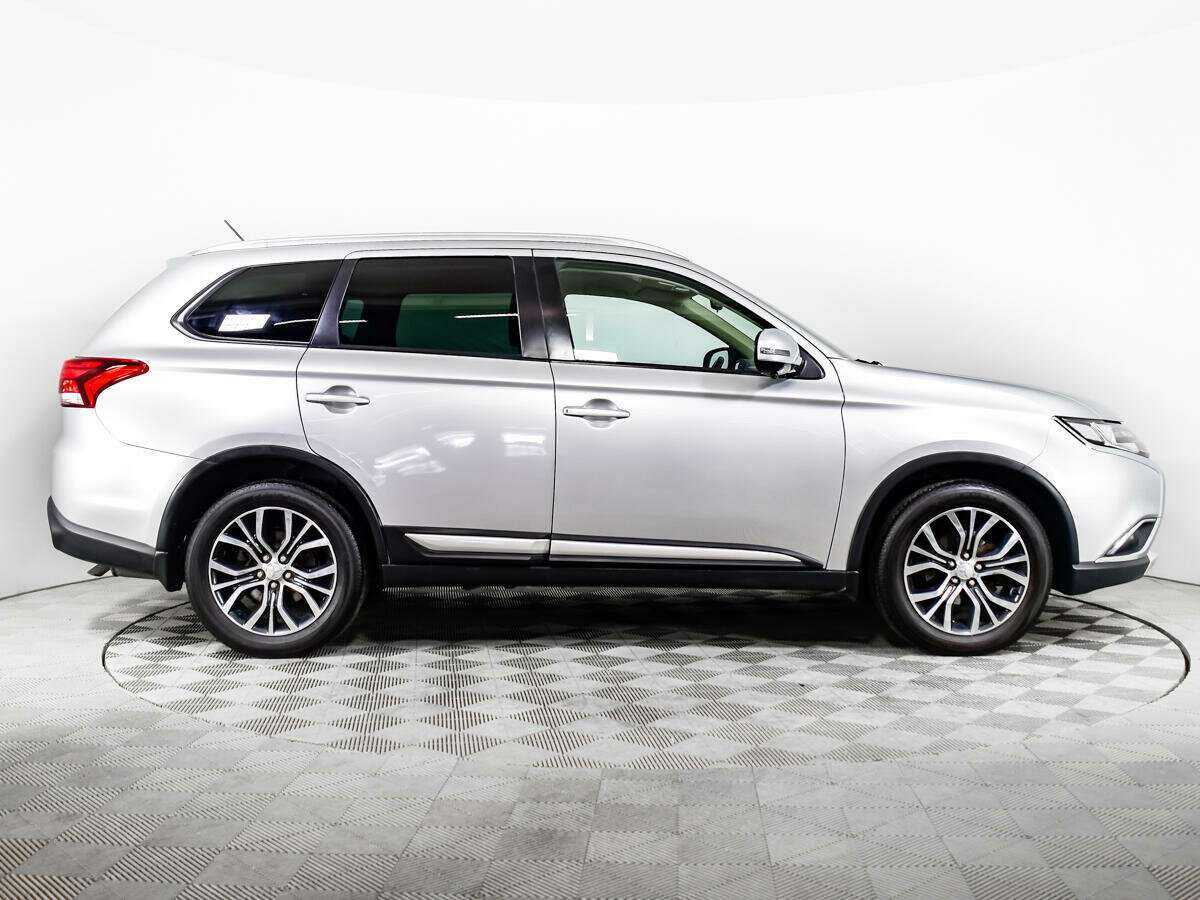 Купить Mitsubishi Outlander с пробегом. Фото: #3