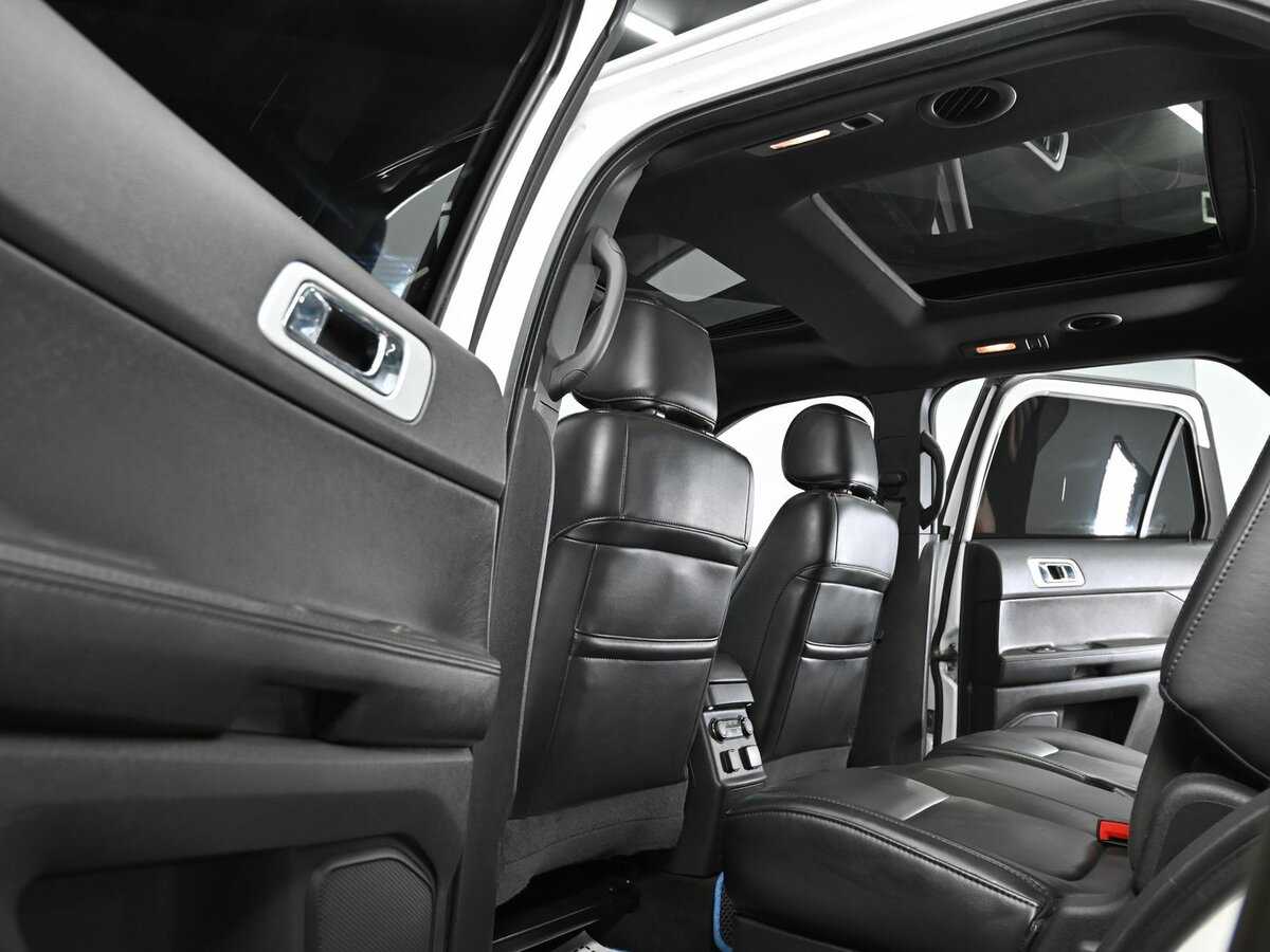 Купить Ford Explorer с пробегом. Фото: #12