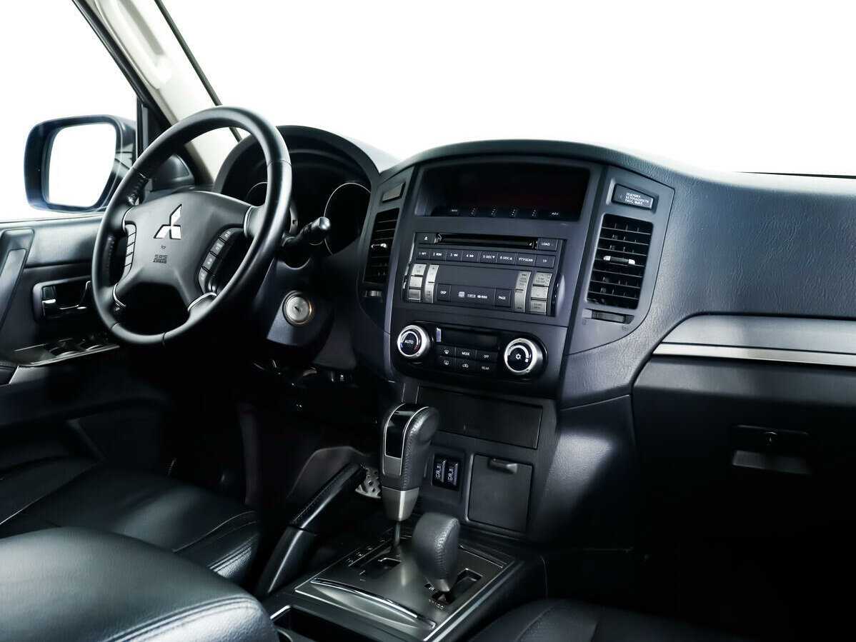 Купить Mitsubishi Pajero с пробегом. Фото: #8