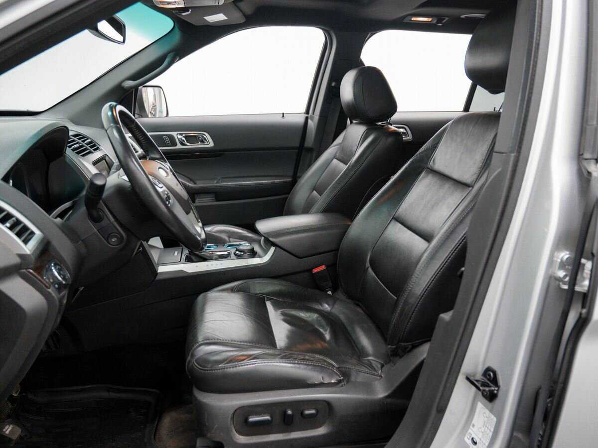 Купить Ford Explorer с пробегом. Фото: #14