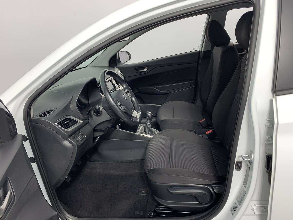 Купить Hyundai Solaris с пробегом. Фото: #12