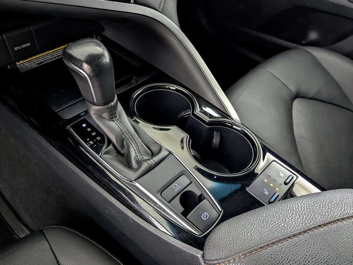 Купить Toyota Camry с пробегом. Фото: #20