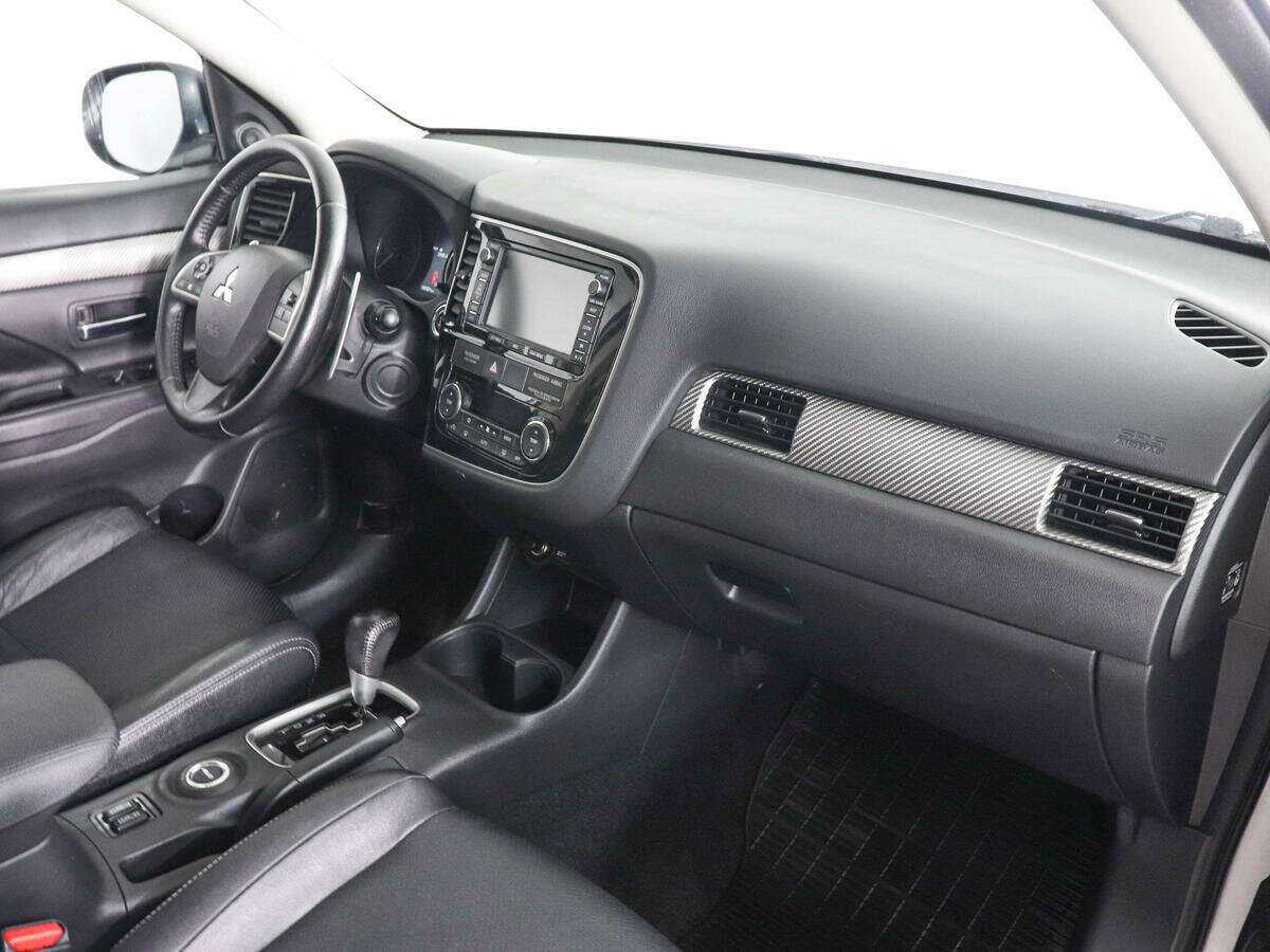 Купить Mitsubishi Outlander с пробегом. Фото: #9