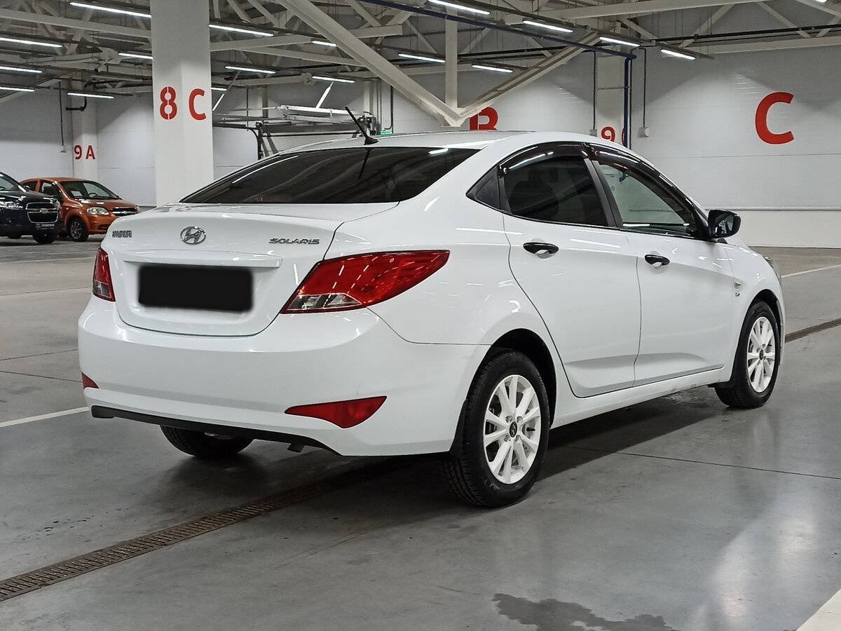 Купить Hyundai Solaris с пробегом. Фото: #4