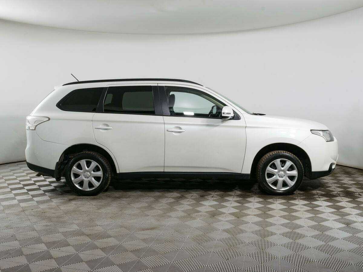 Купить Mitsubishi Outlander с пробегом. Фото: #3