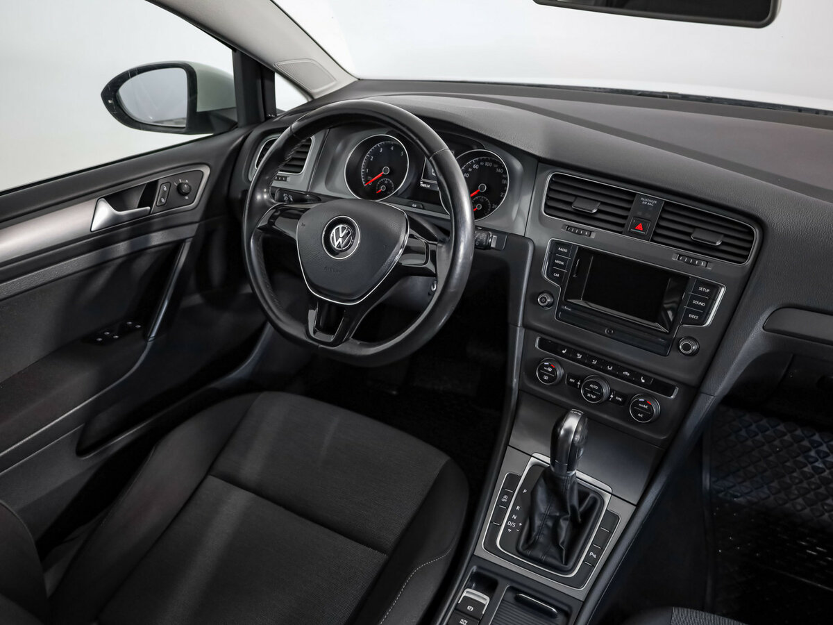Купить Volkswagen Golf с пробегом. Фото: #6
