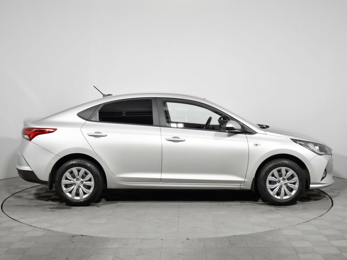 Купить Hyundai Solaris с пробегом. Фото: #3