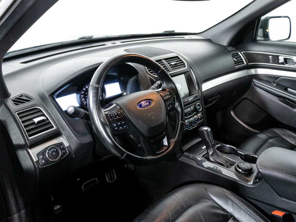 Купить Ford Explorer с пробегом. Фото: #10