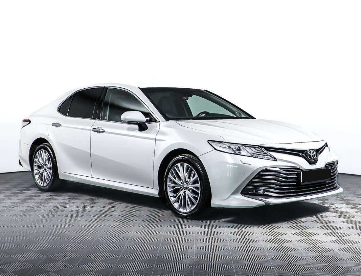 Купить Toyota Camry с пробегом. Фото: #2