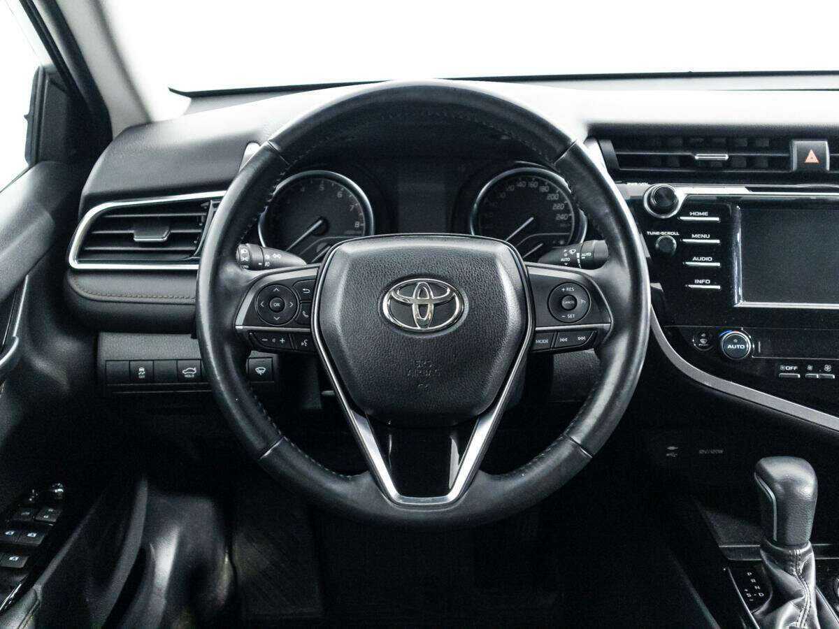 Купить Toyota Camry с пробегом. Фото: #18