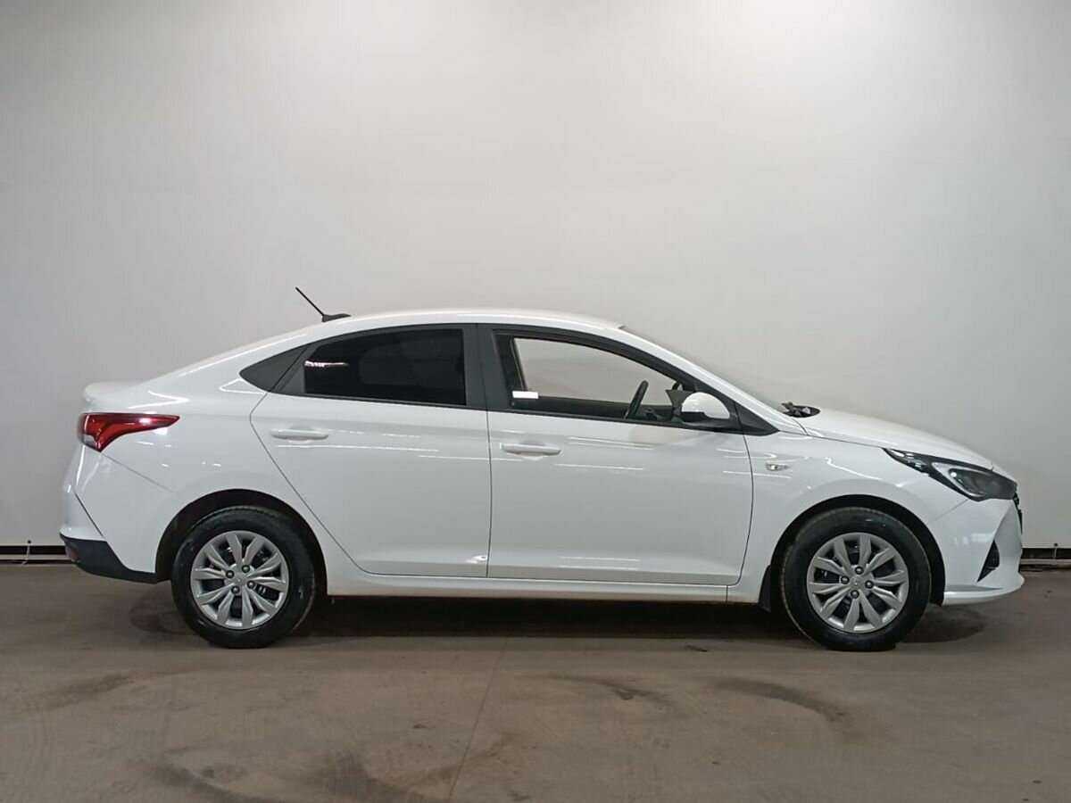 Купить Hyundai Solaris с пробегом. Фото: #3