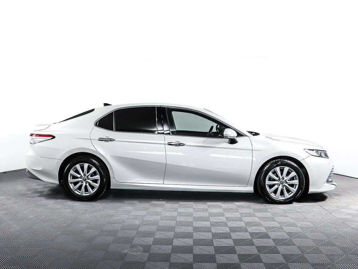 Купить Toyota Camry с пробегом. Фото: #3