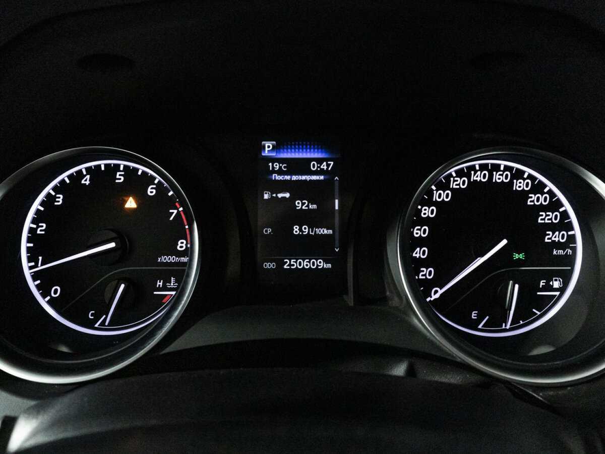 Купить Toyota Camry с пробегом. Фото: #11