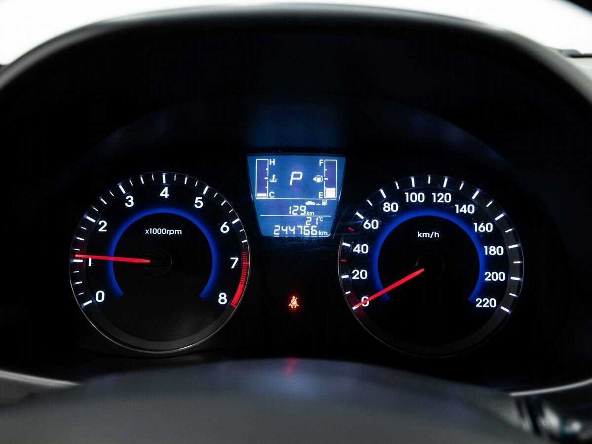 Купить Hyundai Solaris с пробегом. Фото: #13