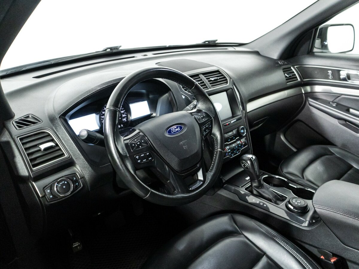 Купить Ford Explorer с пробегом. Фото: #8