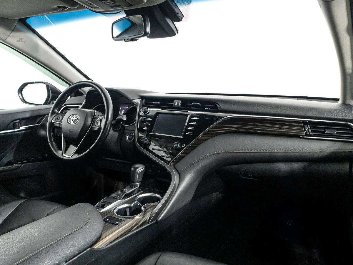 Купить Toyota Camry с пробегом. Фото: #8