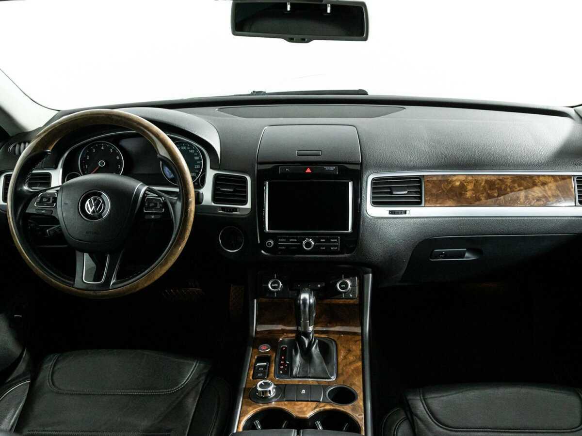 Купить Volkswagen Touareg с пробегом. Фото: #10