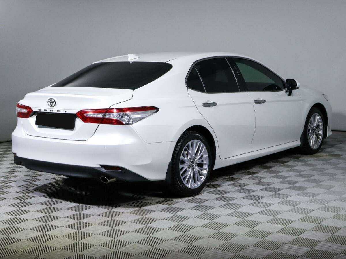 Купить Toyota Camry с пробегом. Фото: #3