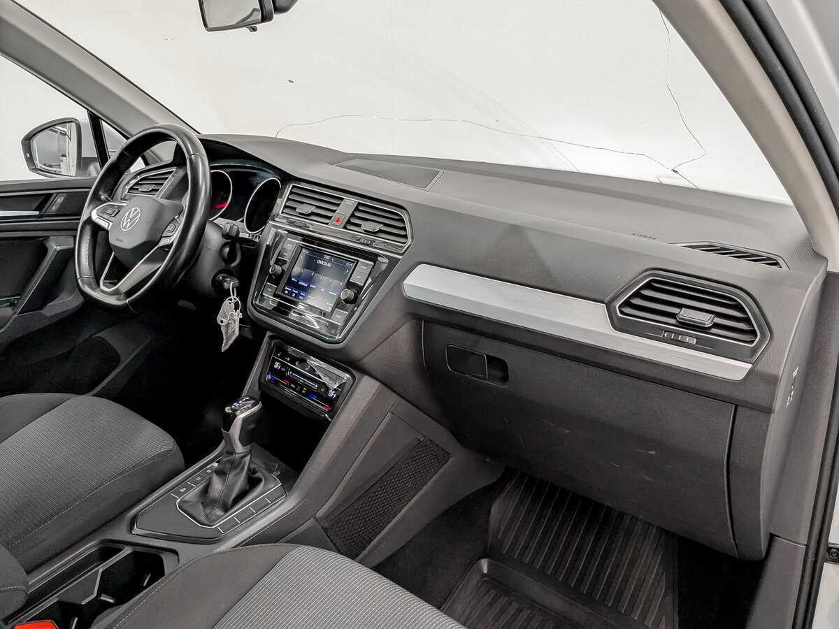 Купить Volkswagen Tiguan с пробегом. Фото: #9